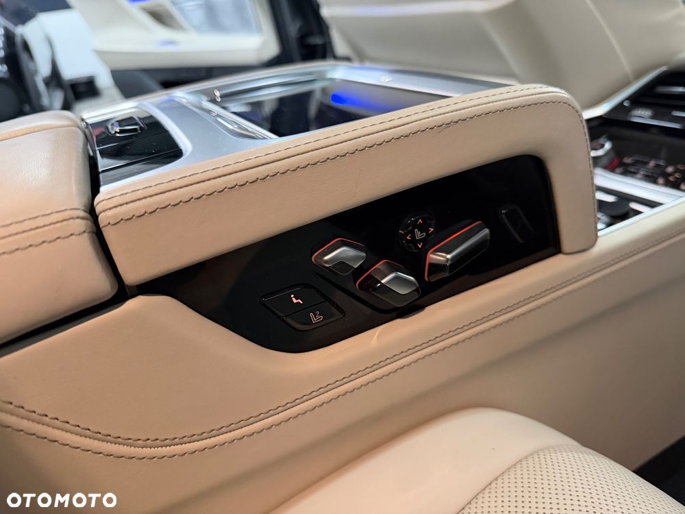 BMW Seria 7 - 28