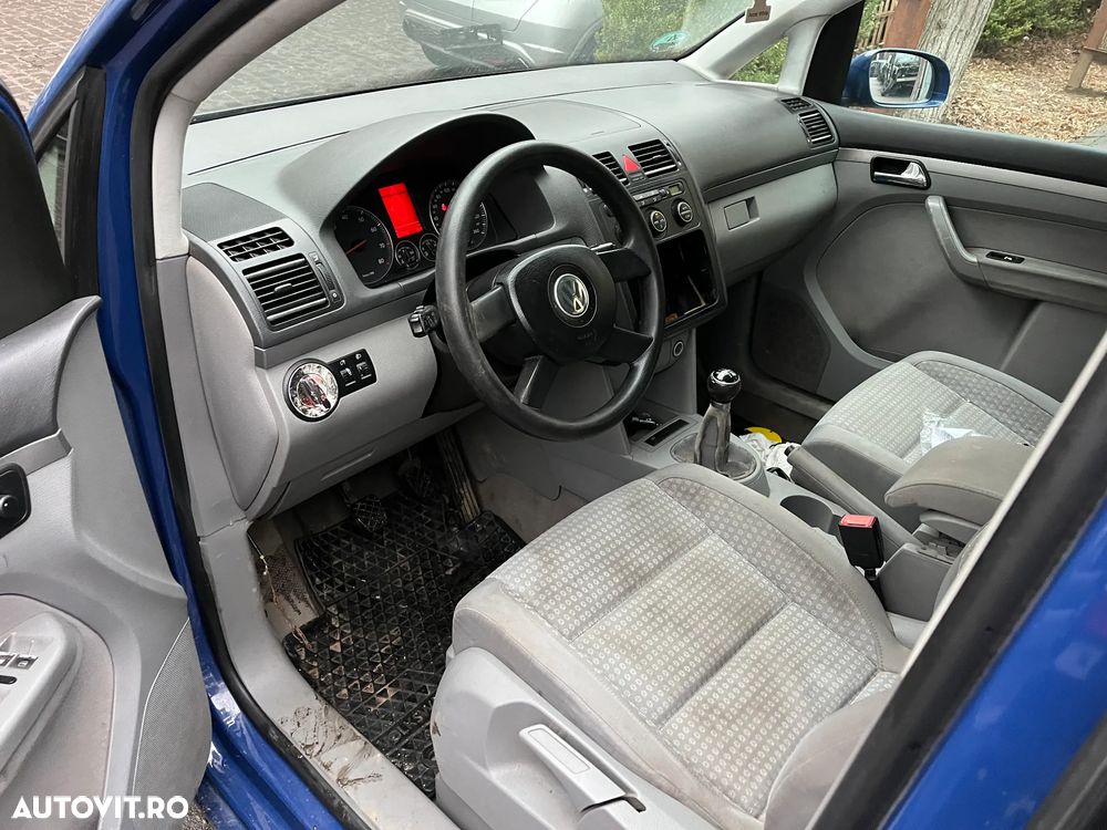 Dezmembrez VW Volkswagen Touran 2006 albastru 2.0 FSI BLX 110KW benzina - 7