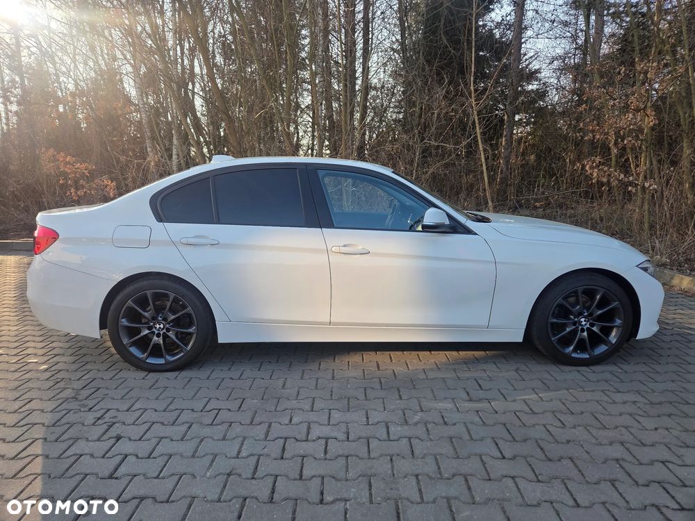 BMW Seria 3 318d Sport Line Shadow - 3