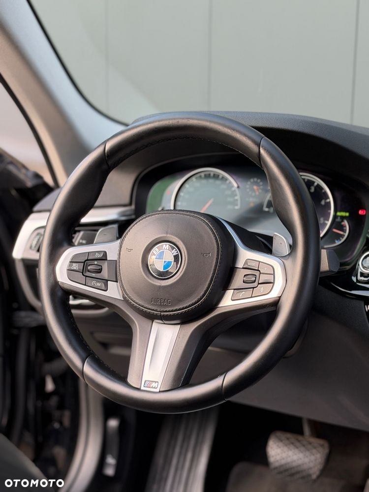 BMW Seria 5 520d xDrive Luxury Line sport - 23