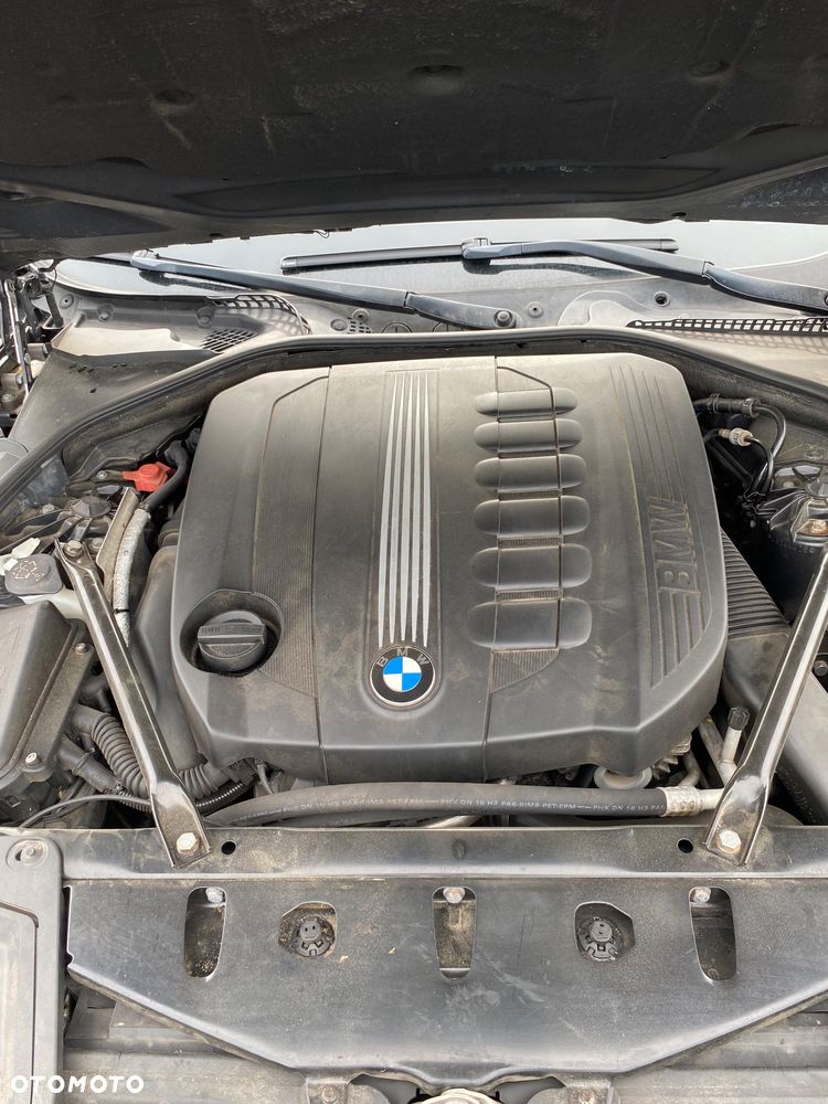 BMW Seria 5 525d - 28