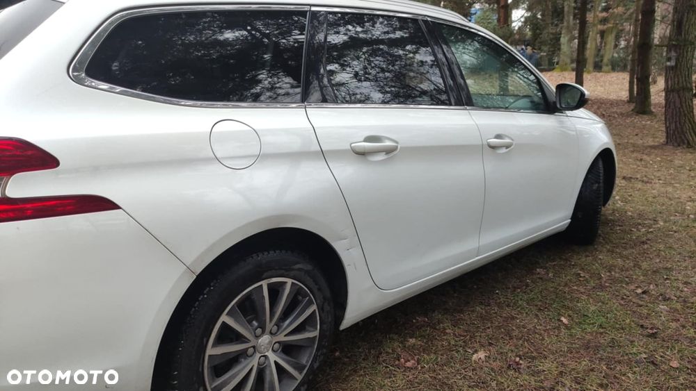 Peugeot 308 1.2 PureTech Allure S&S - 10