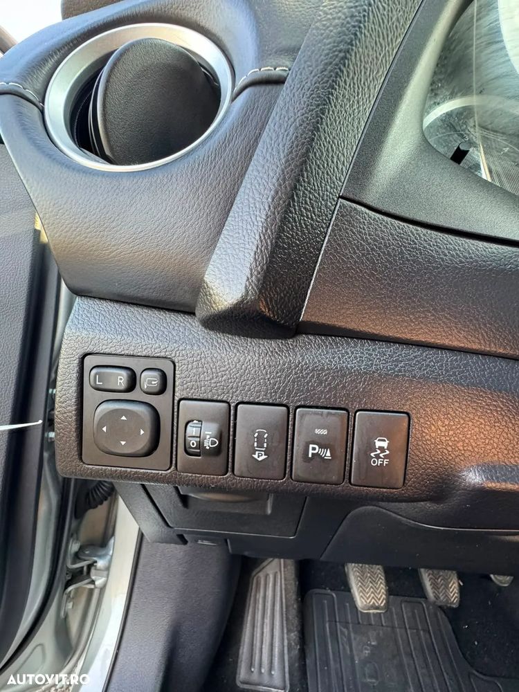 Toyota Auris 2.0 L D-4D Stop&Start Luna - 6
