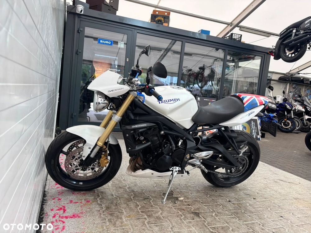 Triumph Street Triple - 16