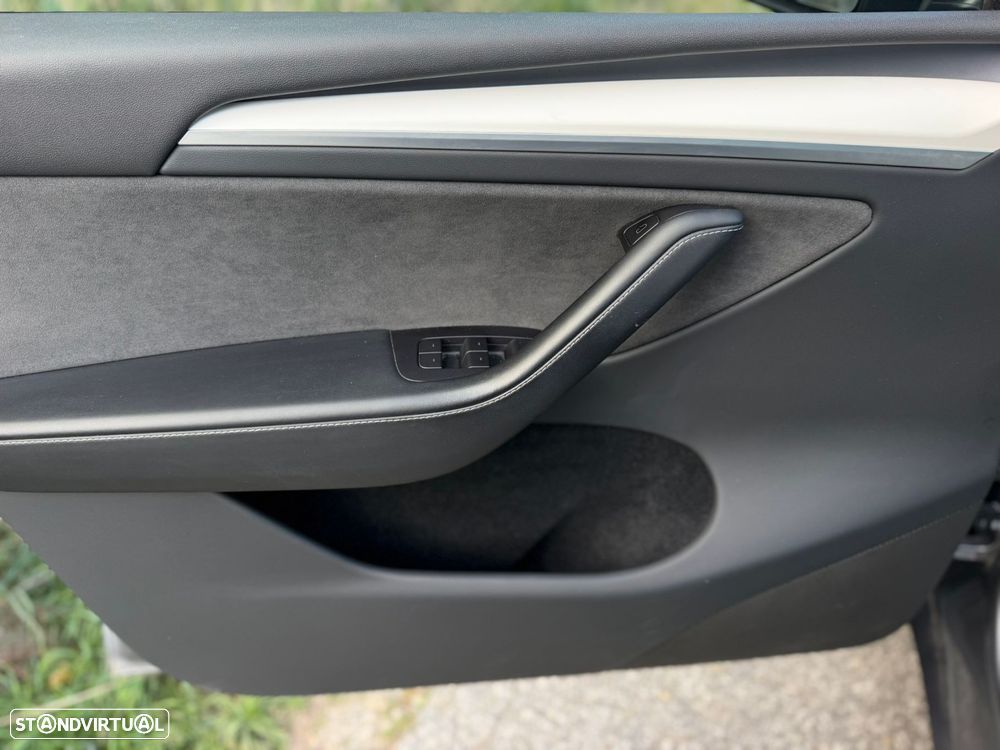 Tesla Model Y Long Range Tração Traseira - 15