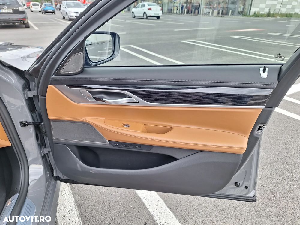 BMW Seria 7 750i xDrive - 21