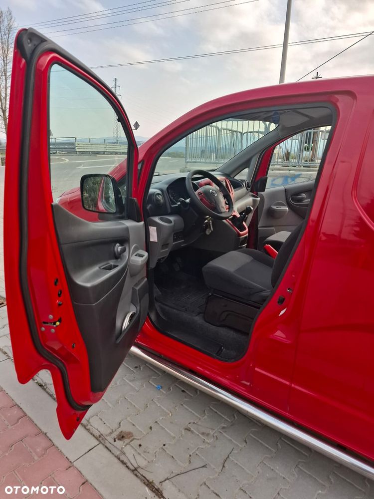 Nissan NV200 - 10