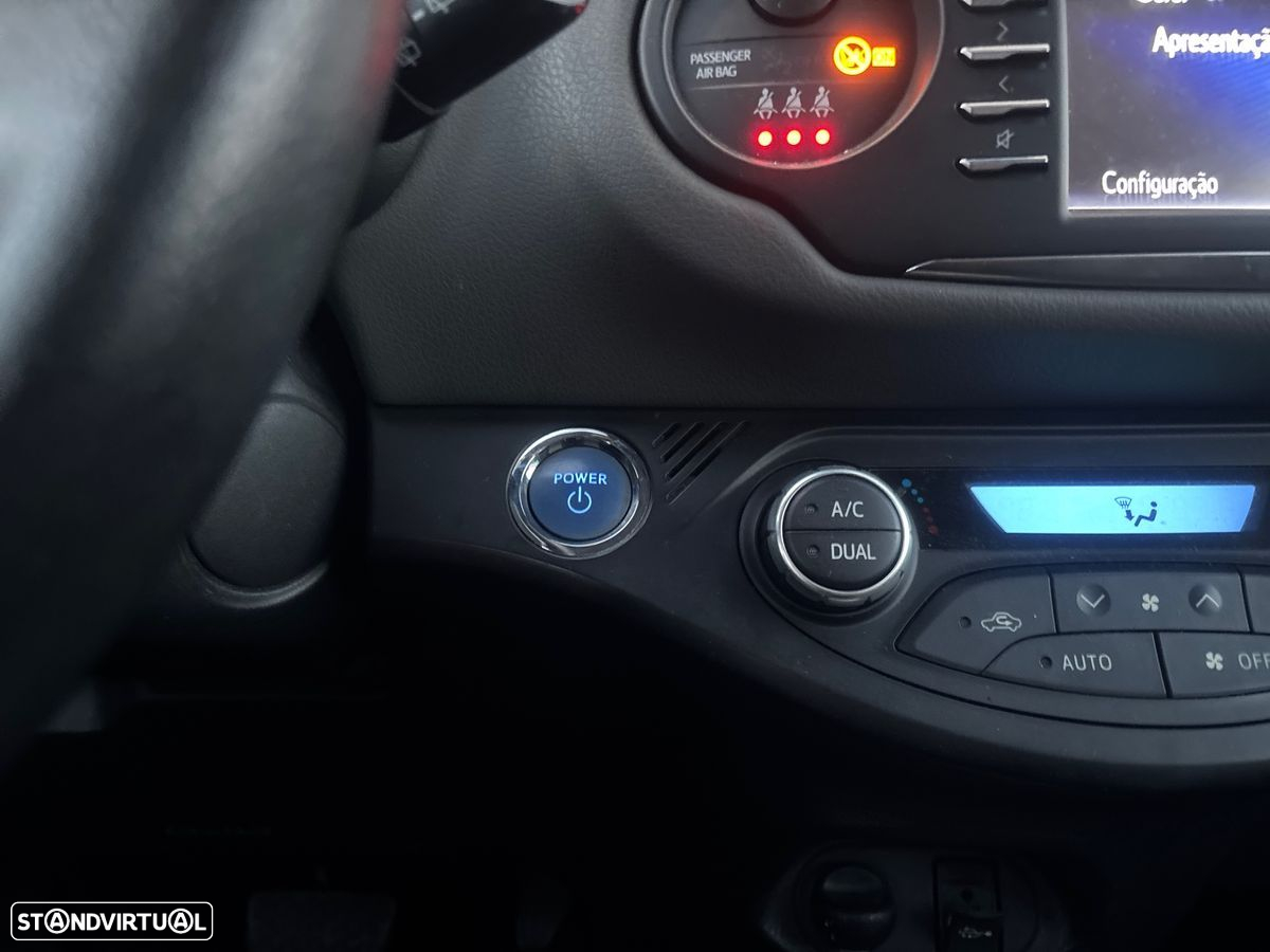 Toyota Yaris 1.5 HSD Comfort - 23