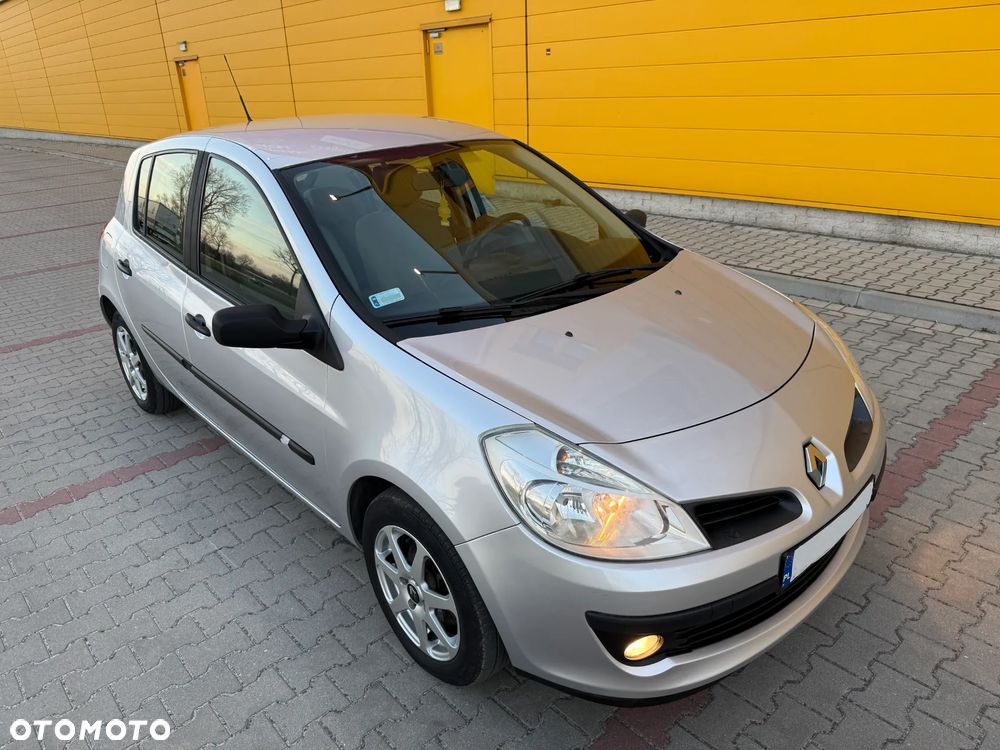 Renault Clio 1.2 16V Expression - 1