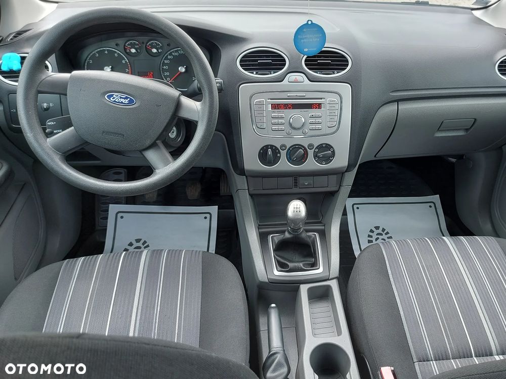 Ford Focus - 22