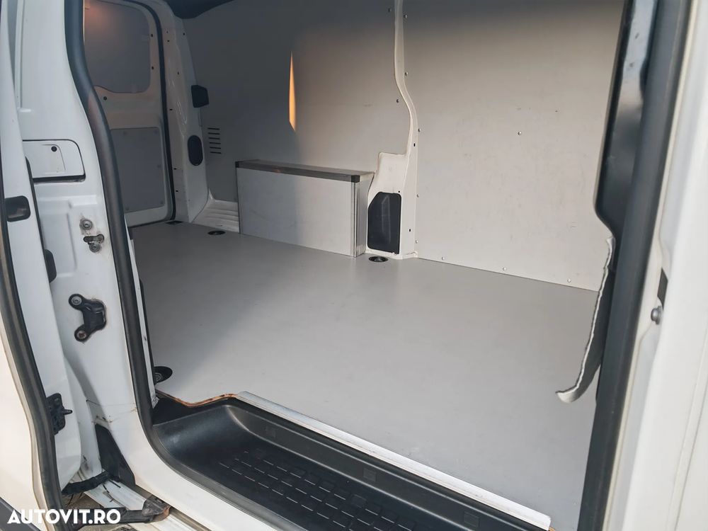 Opel Vivaro - 11