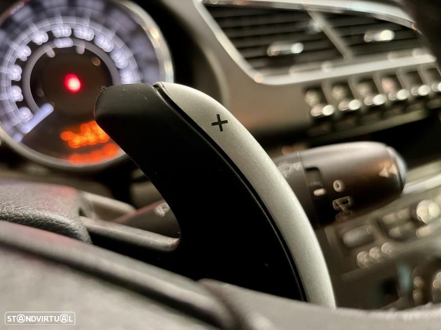 Peugeot 3008 2.0 HDi Hybrid4 - 12