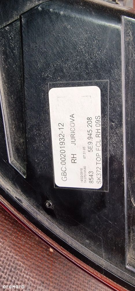 LAMPA TYLNA PRAWA/ LEWA  SKODA OCTAVIA III Lift KOMBI 5E9945207 5E9945208 - 11