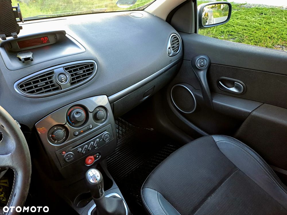 Renault Clio 1.6 16V Expression - 14