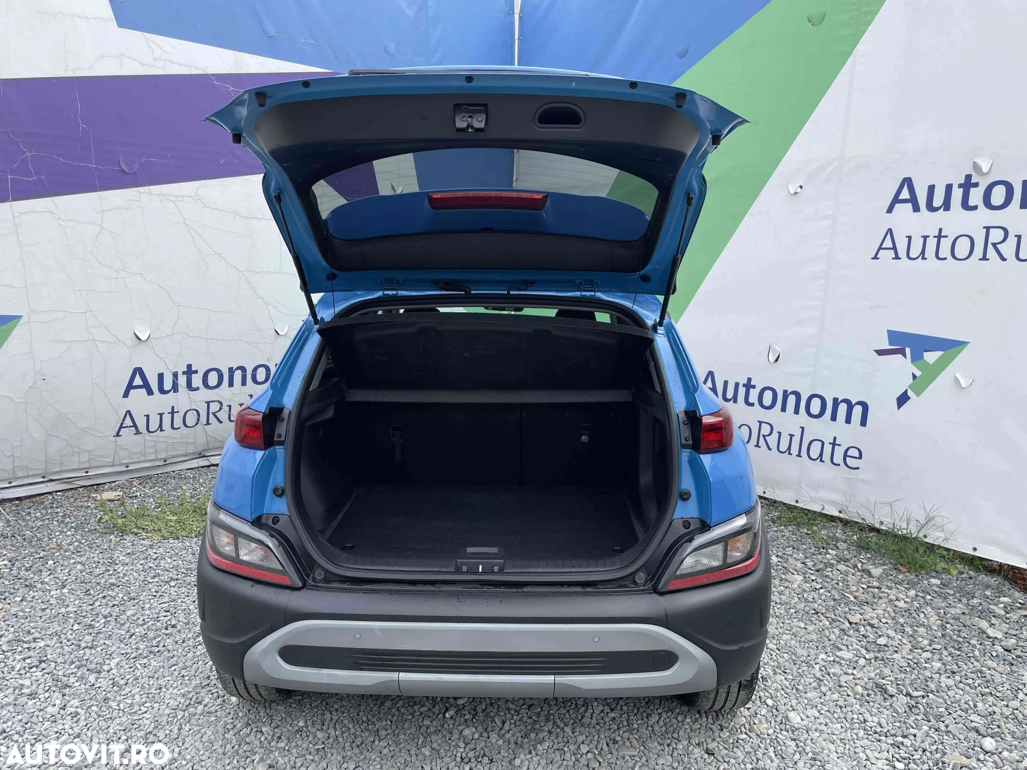 Hyundai KONA - 7