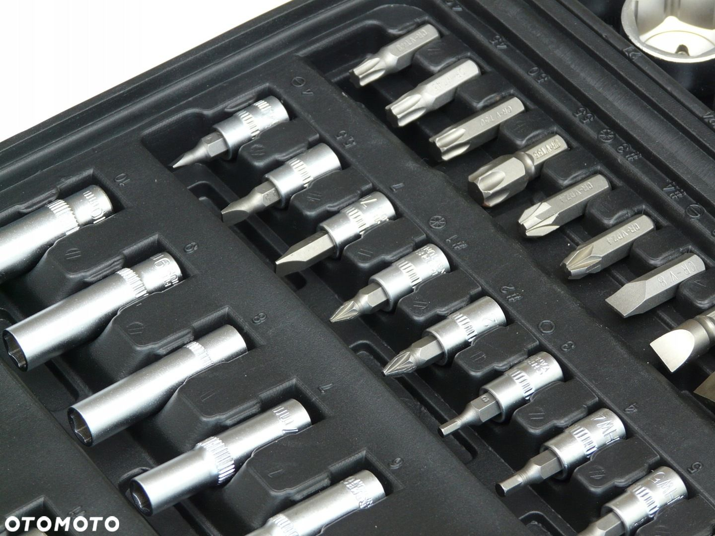 ZESTAW KLUCZY NASADOWYCH KLUCZE NASADOWE 108 YATO TORX KOMPLET 40 SZTUK - 10