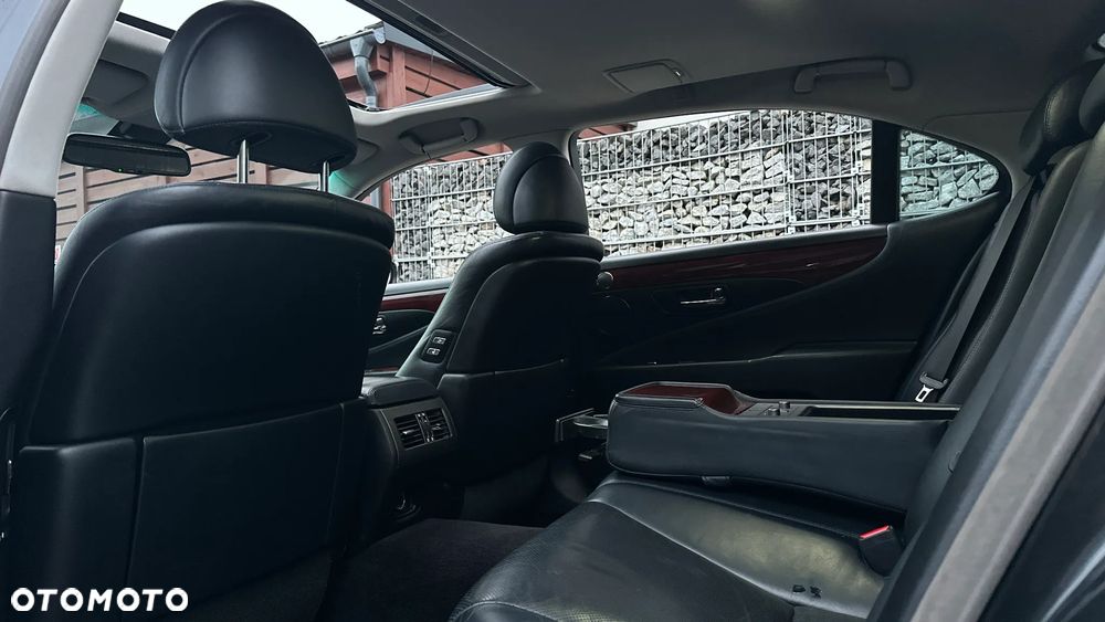 Lexus LS 460 Elegance - 35