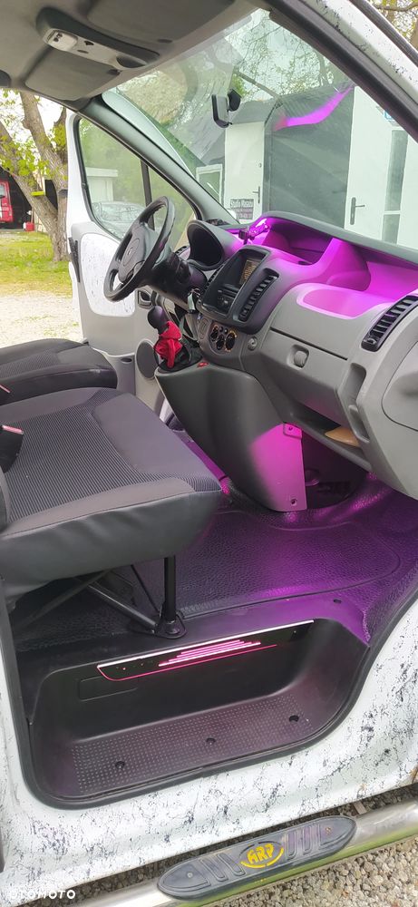 Renault Trafic - 25