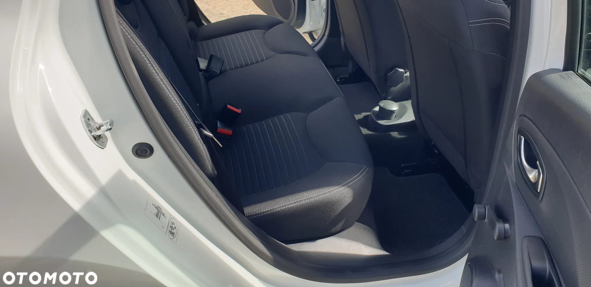 Renault Clio 1.2 16V Limited Plus - 22