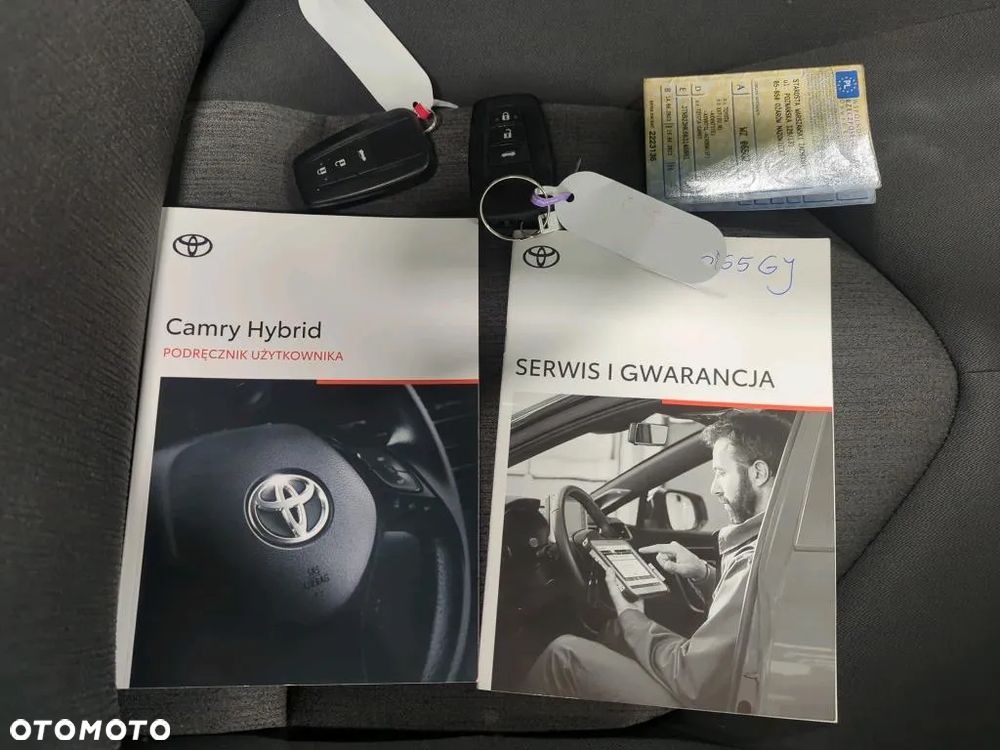 Toyota Camry 2.5 Hybrid Comfort CVT - 18