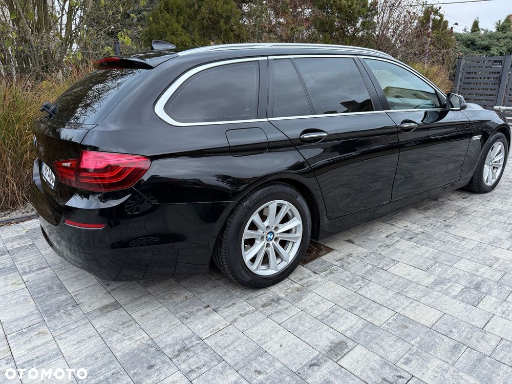 BMW Seria 5 525d xDrive - 28