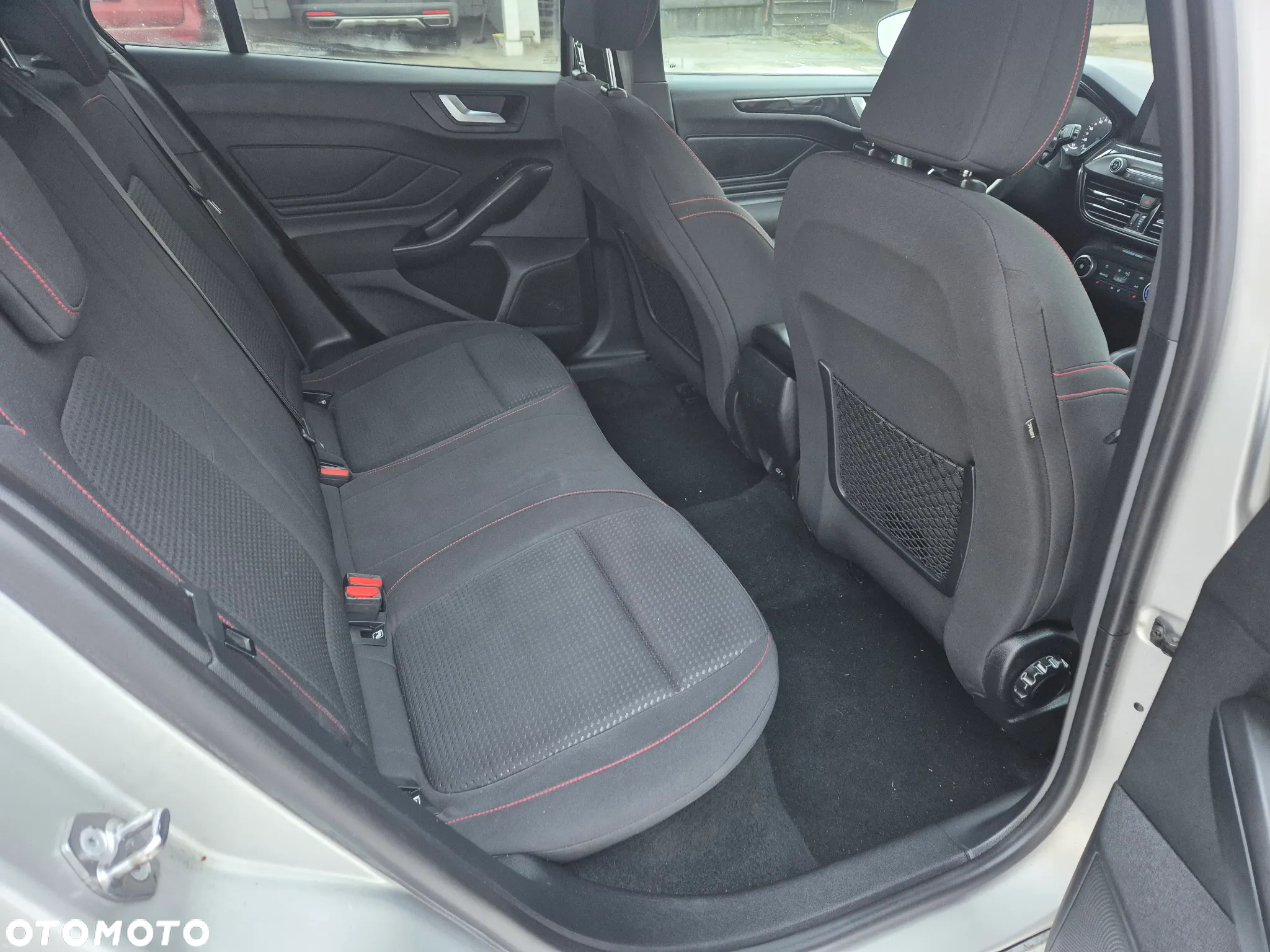 Ford Focus Turnier 1.5 TDCi DPF Start-Stopp-System ST-Line - 15