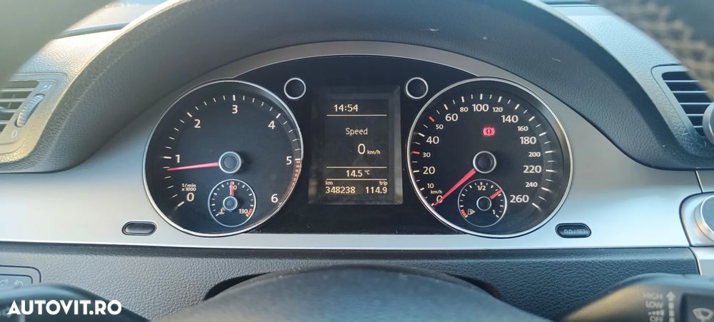 Volkswagen Passat 2.0TDI Comfortline DPF Bluemotion Technology - 8