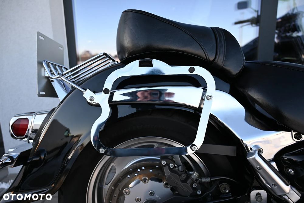 Suzuki Intruder - 38