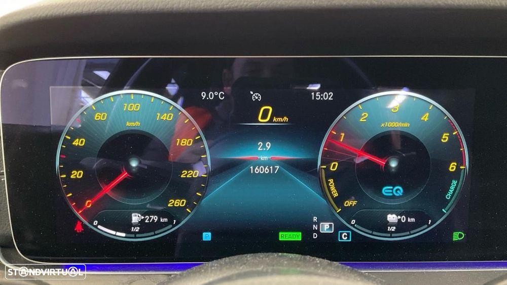 Mercedes-Benz E 300 de 4Matic 9G-TRONIC AMG Line - 4