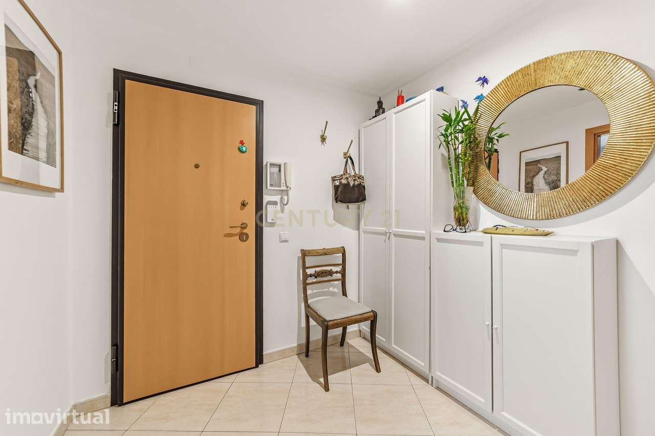 Apartamento T3 com excelente área em Santo António da Charneca – Barre - Grande imagem: 3/27