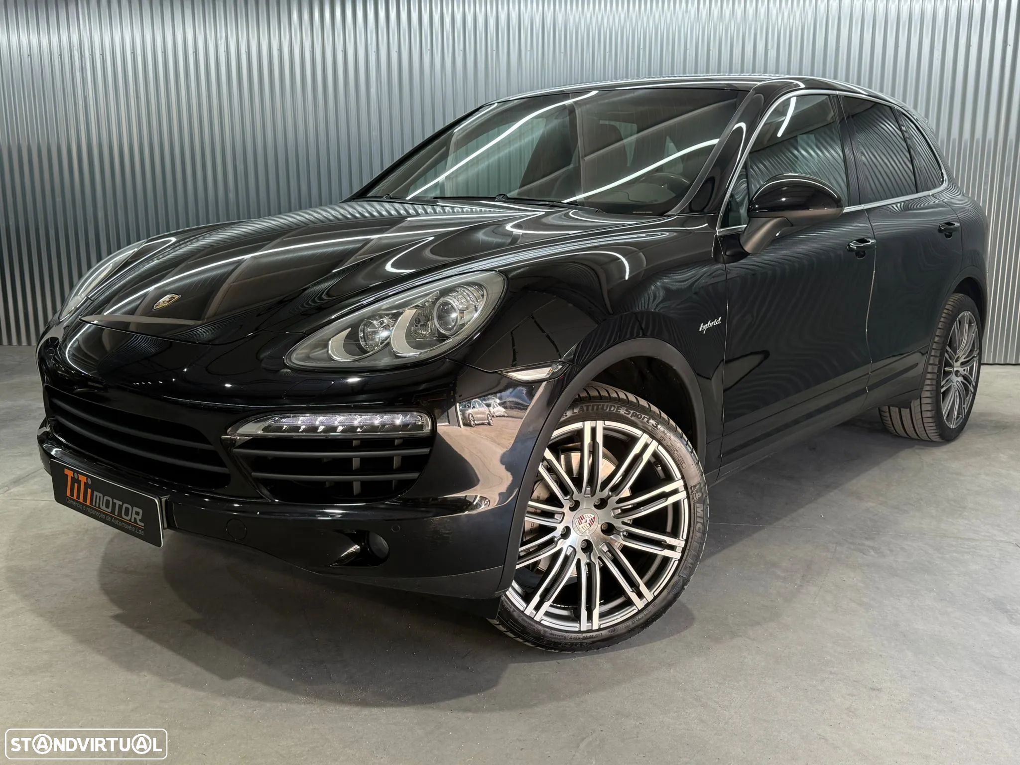 Porsche Cayenne S Hybrid - 1