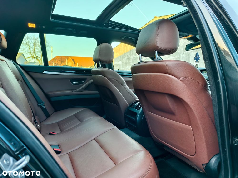BMW Seria 5 525d - 17