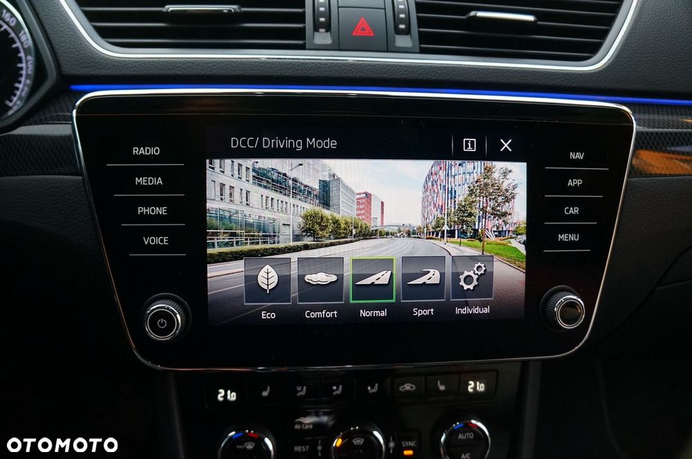 Skoda Superb 2.0 TDI 4x4 DSG SportLine - 32