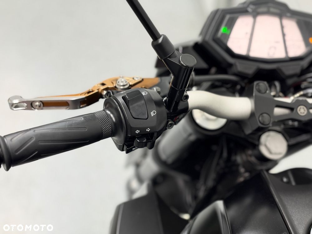 Yamaha MT - 28