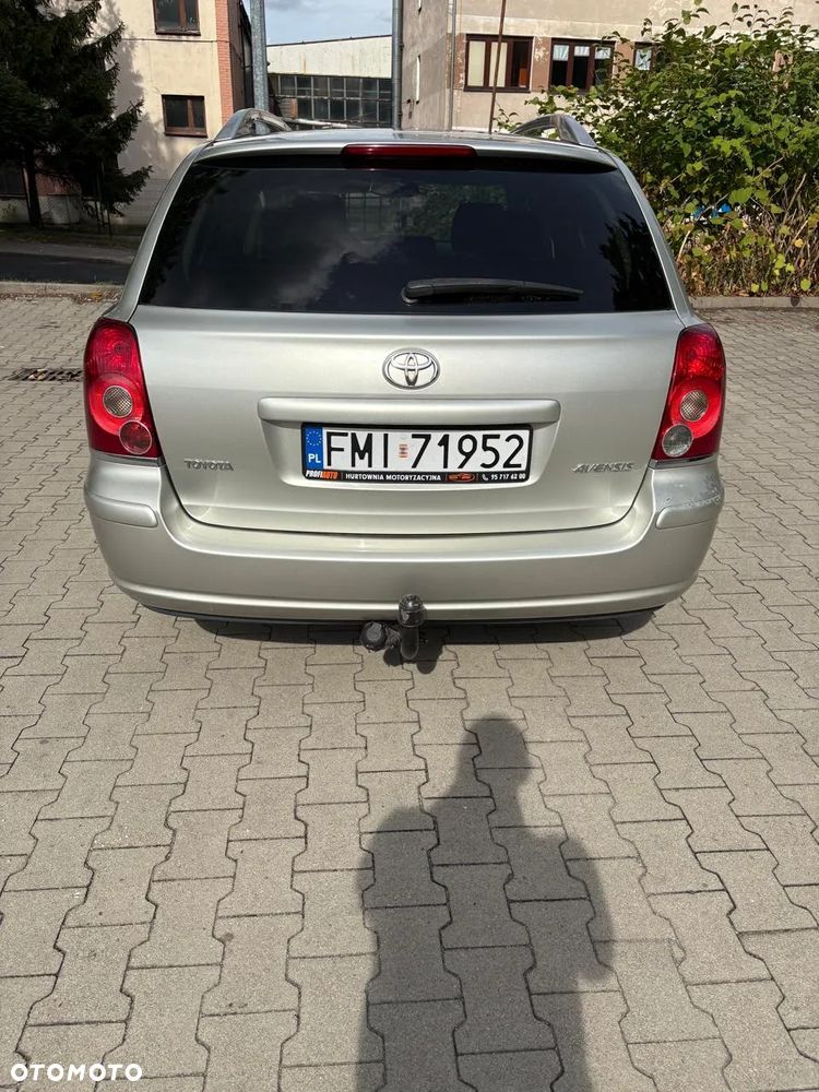 Toyota Avensis - 4