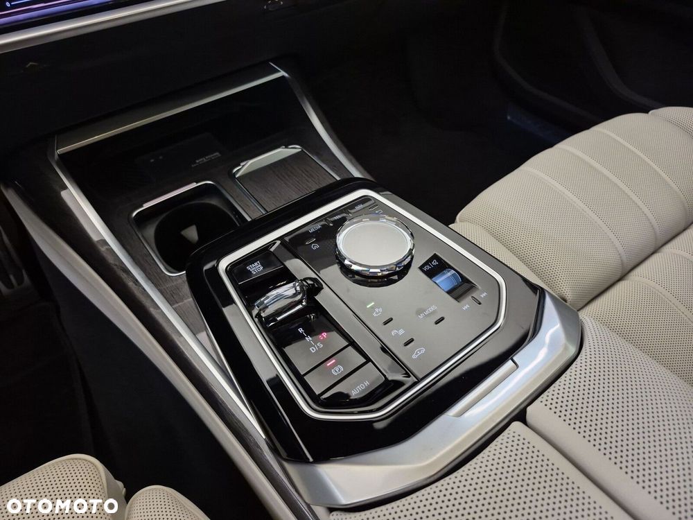 BMW Seria 7 740d xDrive mHEV M Sport sport - 17