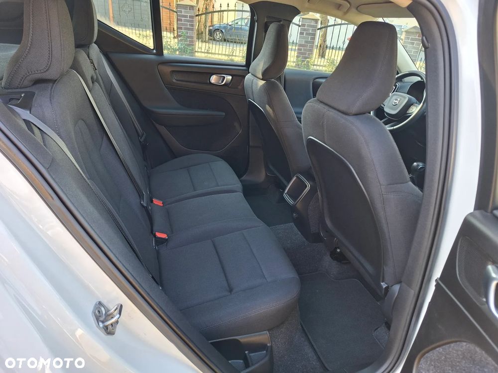 Volvo XC 40 D3 AWD Momentum - 22