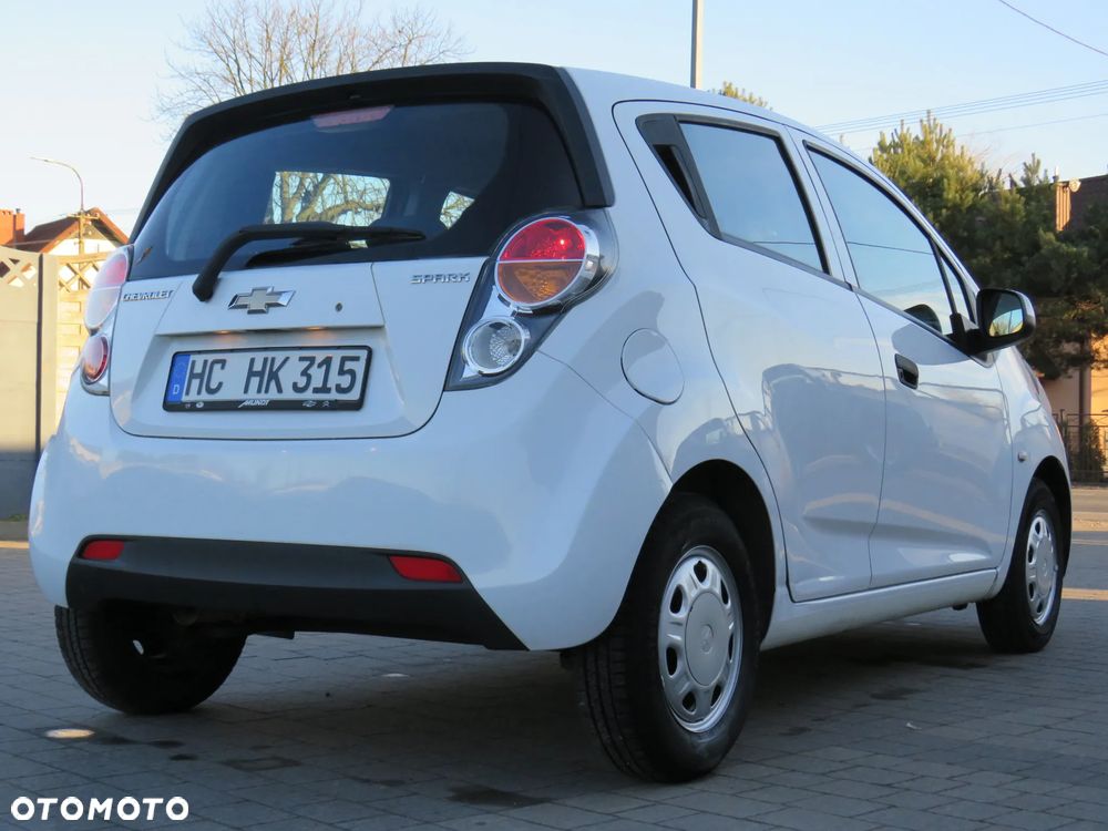 Chevrolet Spark 1.0 + - 15