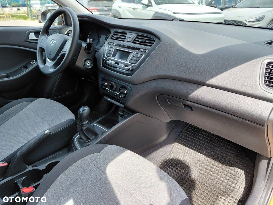 Hyundai i20 - 18