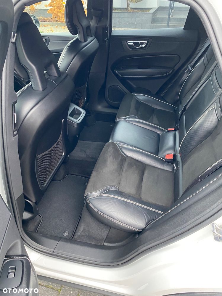 Volvo XC 60 D4 R-Design - 8