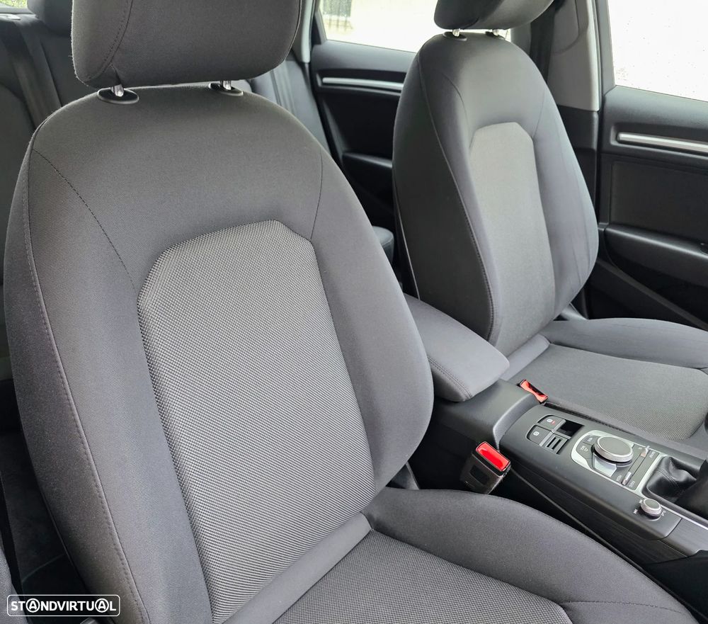 Audi A3 Sportback 2.0 TDI Design - 52