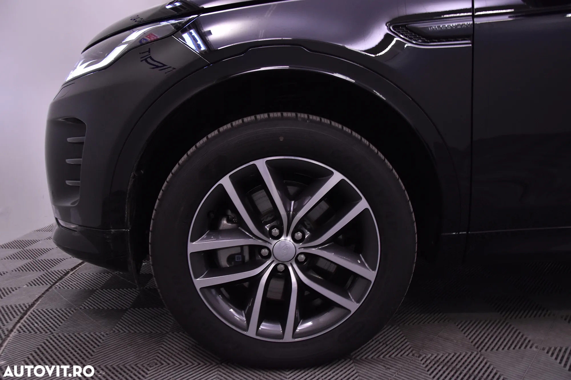 Land Rover Discovery Sport 2.0 P200 R-Dynamic MHEV SE - 9