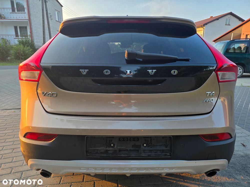 Volvo V40 Cross Country T4 AWD Geartronic Summum - 4