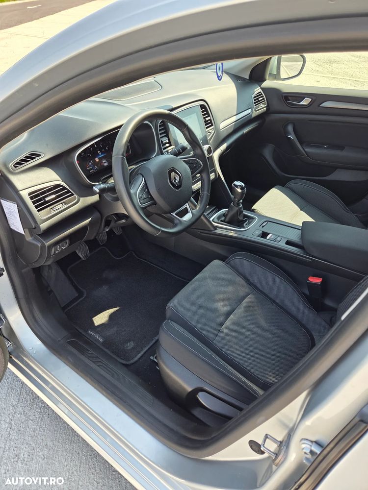 Renault Megane TCe 140 GPF LIMITED - 9