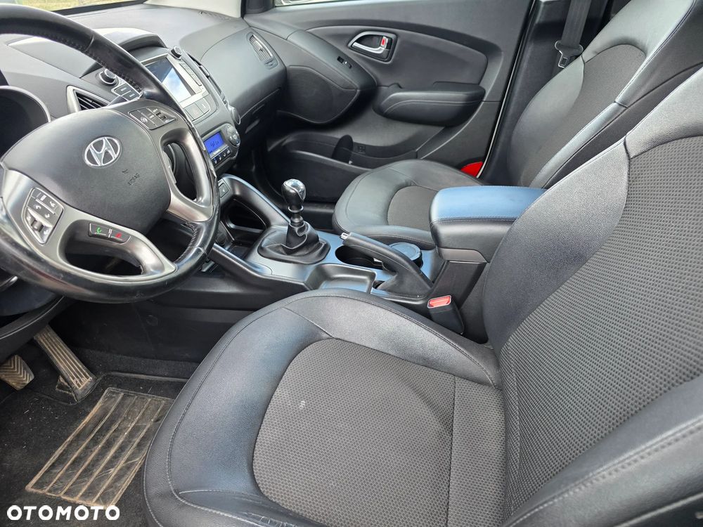 Hyundai ix35 1.6 2WD Fifa World Cup Edition - 11