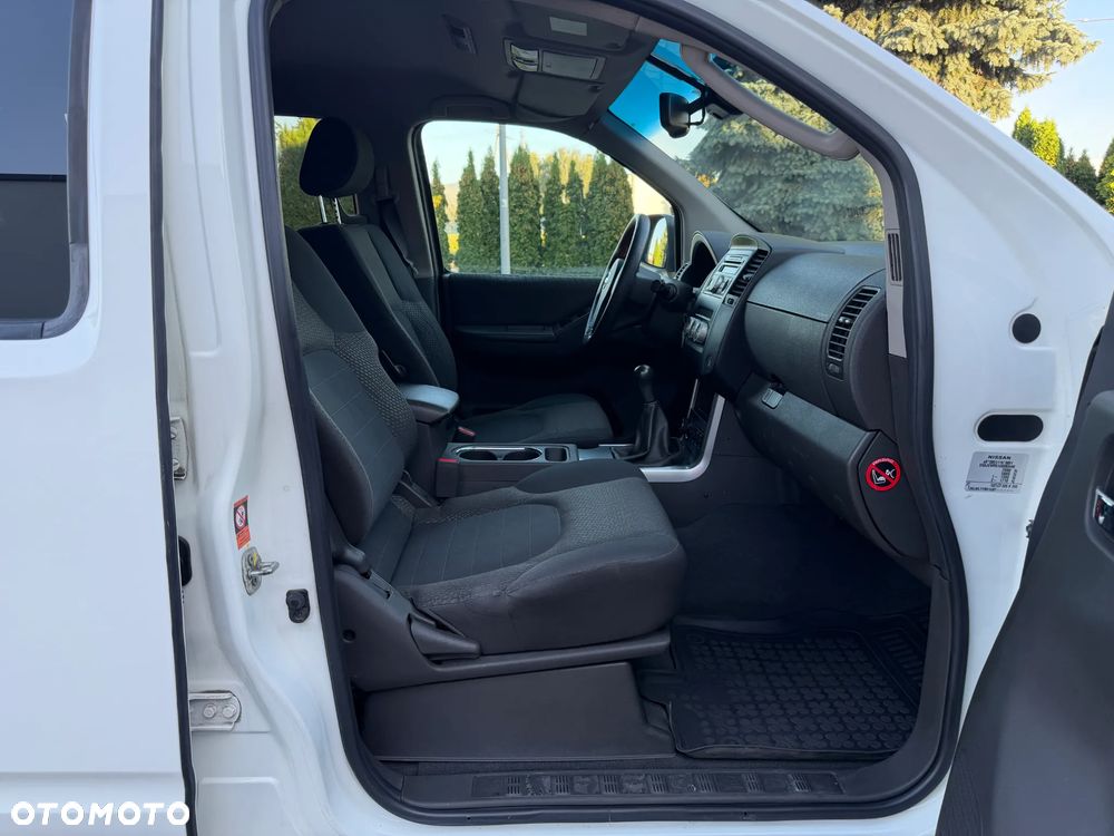 Nissan Pathfinder 2.5 D SE - 6
