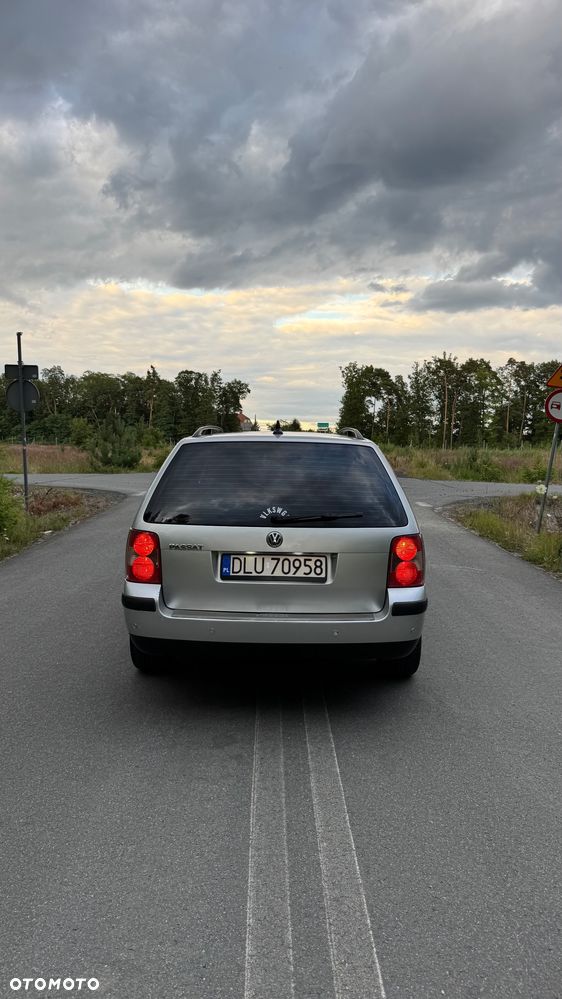 Volkswagen Passat - 4