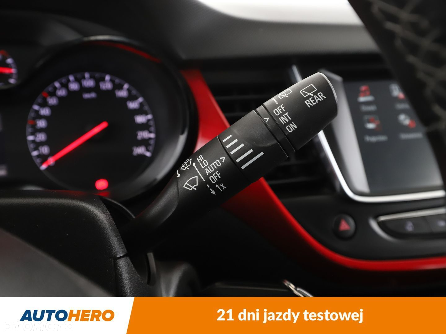 Opel Crossland X - 30
