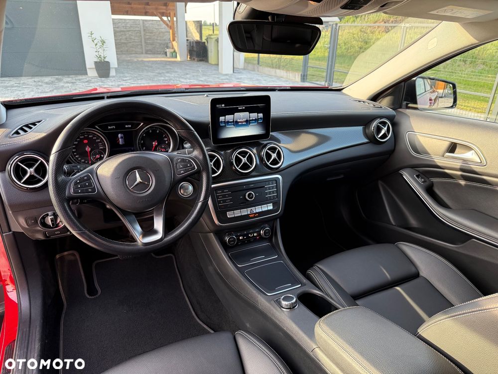 Mercedes-Benz GLA 200 7G-DCT Peak Edition - 12