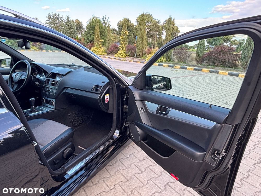 Mercedes-Benz Klasa C 200 CDI Avantgarde Edition - 29